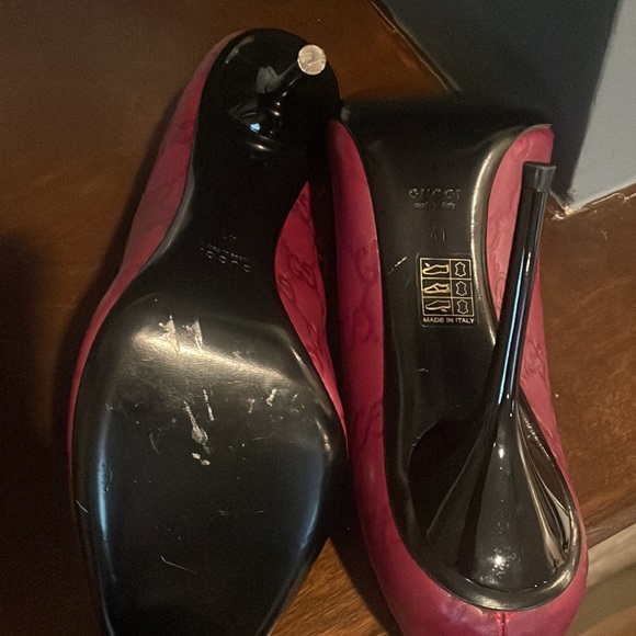 Gucci print stilettos. (Never worn) - Picture 3 of 14